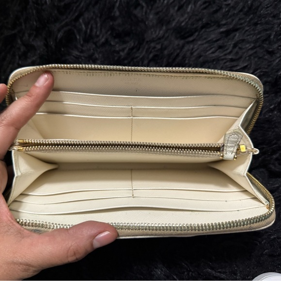 Prada wallet - Picture 4 of 4